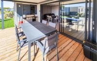 Balkon lub taras w obiekcie Gorgeous Home In Olonzac With Kitchen