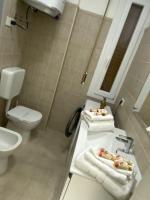 A bathroom at Le bougainvillea 2