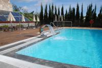 Bazén v ubytování Hotel Rural El Mondalón nebo v jeho okolí