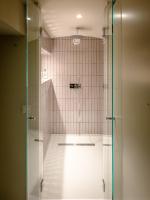 Een badkamer bij FINCH Boutique Hotel, downtown