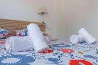 Łóżko lub łóżka w pokoju w obiekcie 2P neuf au Coeur de St Jean Cap Ferrat