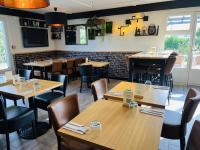 Εστιατόριο ή άλλο μέρος για φαγητό στο Kyriad Lisieux