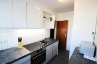 Kuchyňa alebo kuchynka v ubytovaní Mountain View 1-Bedroom Apartment-Top 1