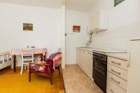 Kuchyňa alebo kuchynka v ubytovaní Apartments Jelen