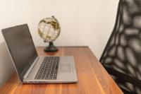 Telewizja i/lub zestaw kina domowego w obiekcie KASA LOFT CENTRE 2 - WIFI et TV - Confortable et stationnement gratuit à proximité