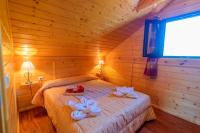 Postel nebo postele na pokoji v ubytování House with Private Pool (Aries)