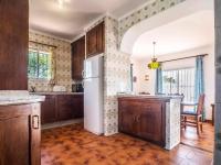 A kitchen or kitchenette at Villa Azahara