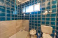 A bathroom at Villa Azahara
