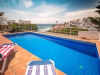 The swimming pool at or close to Villa Azahara