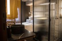 A bathroom at Letoh Letoh Gran Vía