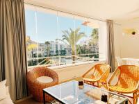Posezení v ubytování Sotogrande Alboaire- Waterfront luxury 4 bedroom Apt in the Marina of Sotogrande