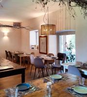 Posezení v ubytování Dandelion Como Suites & Park