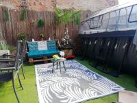 Część wypoczynkowa w obiekcie Maison de charme à Wangen avec piscine privée et jardin