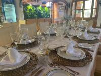 Reštaurácia alebo iné gastronomické zariadenie v ubytovaní Hotel Meson Fuente del Pino