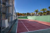 Tenis a/nebo squash v ubytování Castle Harbour Samuel's Studio Flat by LoveTenerife nebo okolí
