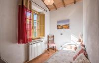 Posteľ alebo postele v izbe v ubytovaní 3 Bedroom Amazing Home In Montalcino