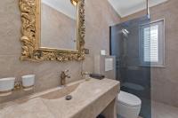 Kúpeľňa v ubytovaní Villa Carolus-Luxurious Dalmatia Villa