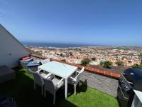 Balkón nebo terasa v ubytování 2 bedroom apartment with breathtaking view of the sea - sunset