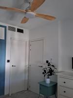 TV a/nebo společenská místnost v ubytování Apartamento con jardín y piscina Pet friendly