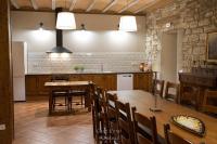 Kuchyň nebo kuchyňský kout v ubytování Casa Rural Namasté con SPA