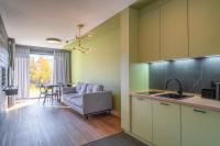 Kuchyňa alebo kuchynka v ubytovaní RentPlanet - Apartamenty Schroniskowa