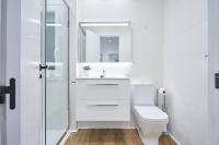 Łazienka w obiekcie San Martin apartment by Basque Homes