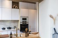 Kuchnia lub aneks kuchenny w obiekcie HYGGE KEYWEEK Apt 2 bedrooms with parking in Biarritz city center