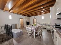 Kuchyňa alebo kuchynka v ubytovaní Eva Lake Endine Hospitality