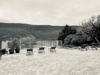 Plán poschodí v ubytovaní Gites en Ardèche avec Piscine et vue magnifique sur la vallée