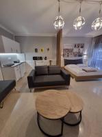 Kuchyňa alebo kuchynka v ubytovaní Center Point Thessaloniki