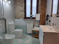 A bathroom at B&B QUINTARELLI