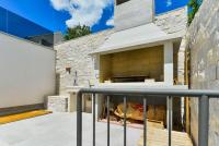Balkón nebo terasa v ubytování Modern Villa Futura with pool