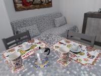 Zestaw do parzenia kawy i herbaty w obiekcie Etna Bella Home