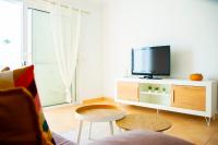 TV a/nebo společenská místnost v ubytování La Concha Beach apartament