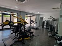 The fitness centre and/or fitness facilities at Апартамент RESORT SENSATION 3