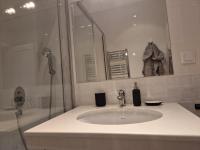 A bathroom at Апартамент RESORT SENSATION 3