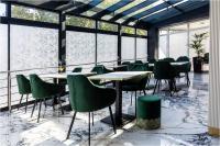 Restauracja lub miejsce do jedzenia w obiekcie Hotel Szatmári & Étterem Jászberény