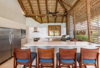 Kuchyň nebo kuchyňský kout v ubytování Ocean View Villa - Best Caribbean Vacation