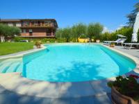 Bazén v ubytovaní Apartment in Marsciano Perugia with swimming pool alebo v jeho blízkosti