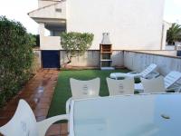 Patio alebo iná vonkajšia časť ubytovania Casa cerca del mar con piscina, a/c opcional, admite mascotas, playa para perros, Deltebre - ES-184-17