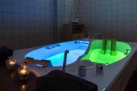 Bazén v ubytování Hotel Studanka nebo v jeho okolí