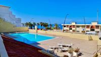 Basen w obiekcie Los cristianos - San Telmo piscina y vistas mar 2 lub w pobliżu