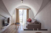 TV a/nebo společenská místnost v ubytování Aloha Suites