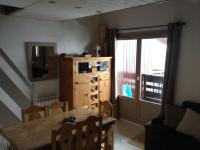 Kuchnia lub aneks kuchenny w obiekcie Menuires, Beau duplex 8 personnes, Ski aux pieds