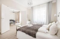 Posteľ alebo postele v izbe v ubytovaní De Luxe 1-bedroom, 2-bathroom Condo in the Center