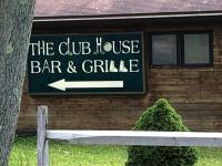 ein Schild für die Bar und das Grillrestaurant im Clubhaus in der Unterkunft 2 Bedroom 2 Bathroom - Blue Knob All Season Resort Condo in Claysburg