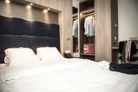 Hotel Alexander Zurich Old Townにあるベッド