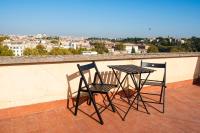 A balcony or terrace at Casa Futura Trastevere