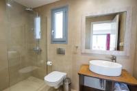 Kúpeľňa v ubytovaní Bella Karpathos Villas