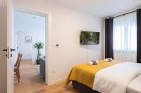 Posteľ alebo postele v izbe v ubytovaní Design 2BDR Apartment with Balcony- FREE PARKING